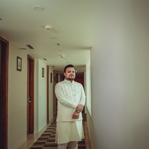 Groom 1
